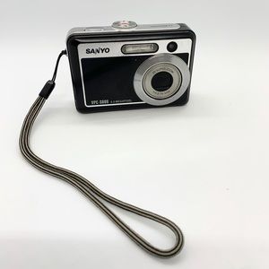 Sanyo VPC-S600 6.0MP Digital Camera Black